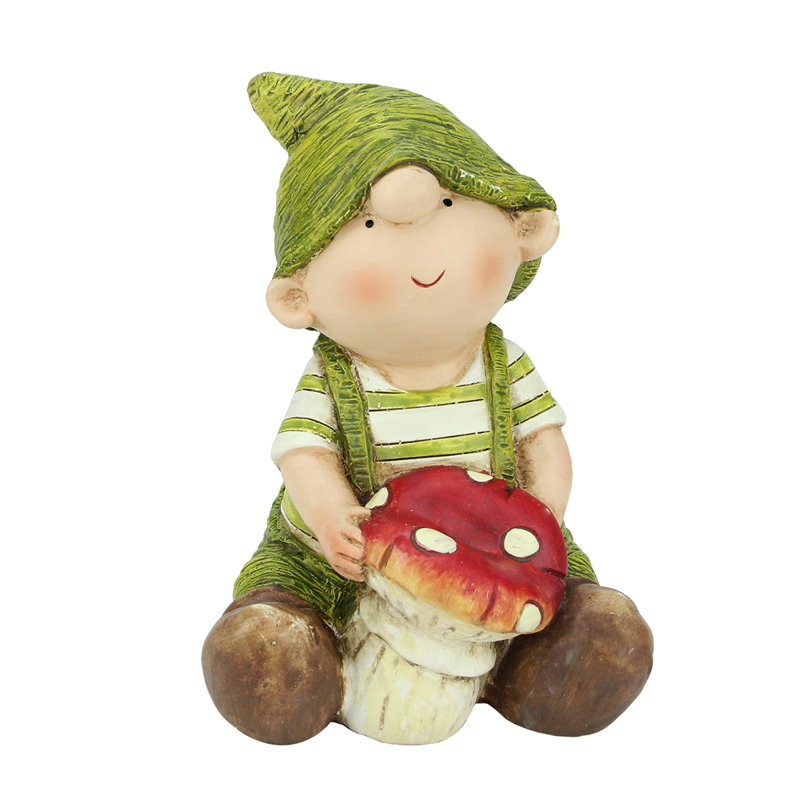 Gnome de garçon 6,75 po tenant un champignon