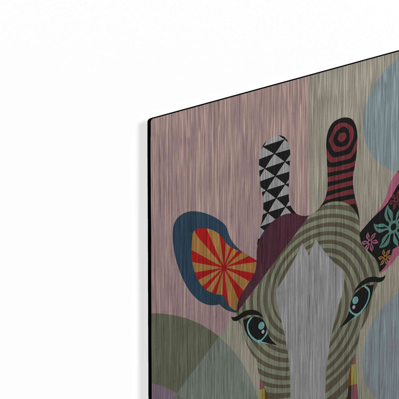 «Stand Tall Giraffe» par Lanre Adefioyue, H 24 po x l 16 po