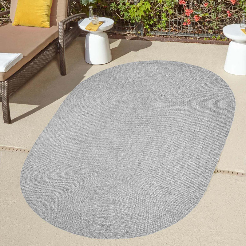 Tapis intérieur / extérieur gris tressé Neufeld, Ovale 5 pi x 8 pi