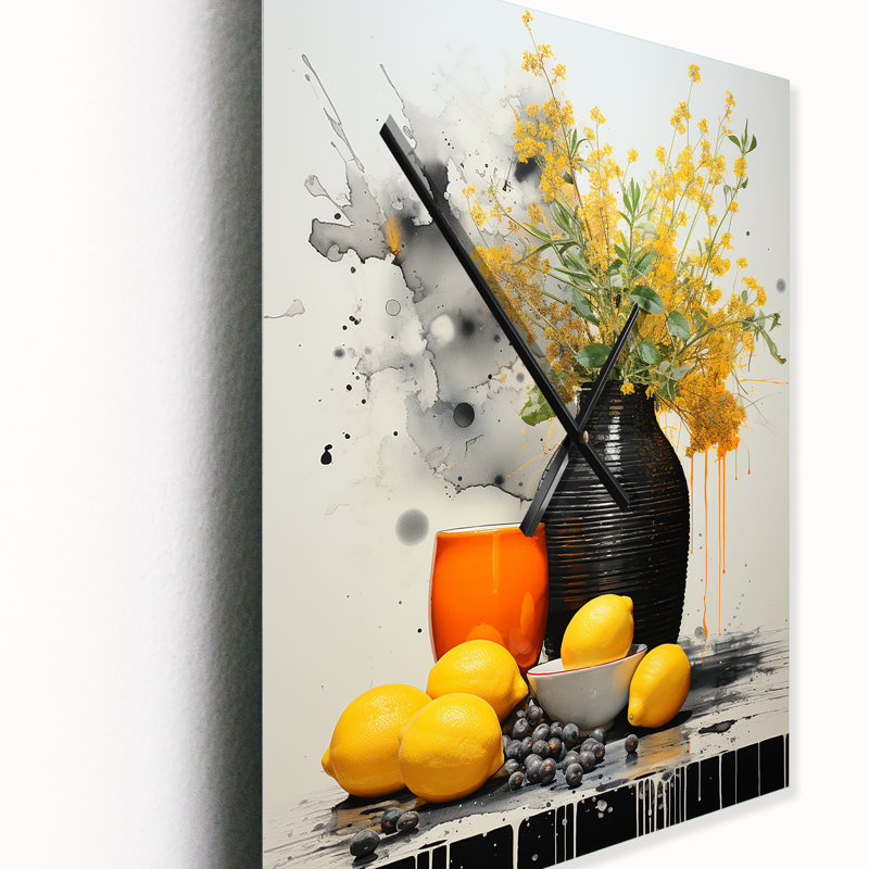 Horloge murale abstraite jaune jaune, H 32 po x l 16 po
