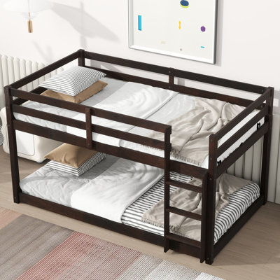 Lit simple au-dessus d'un lit mezzanine - matériau en bois d'hévéa pour une expérience de sommeil confortable