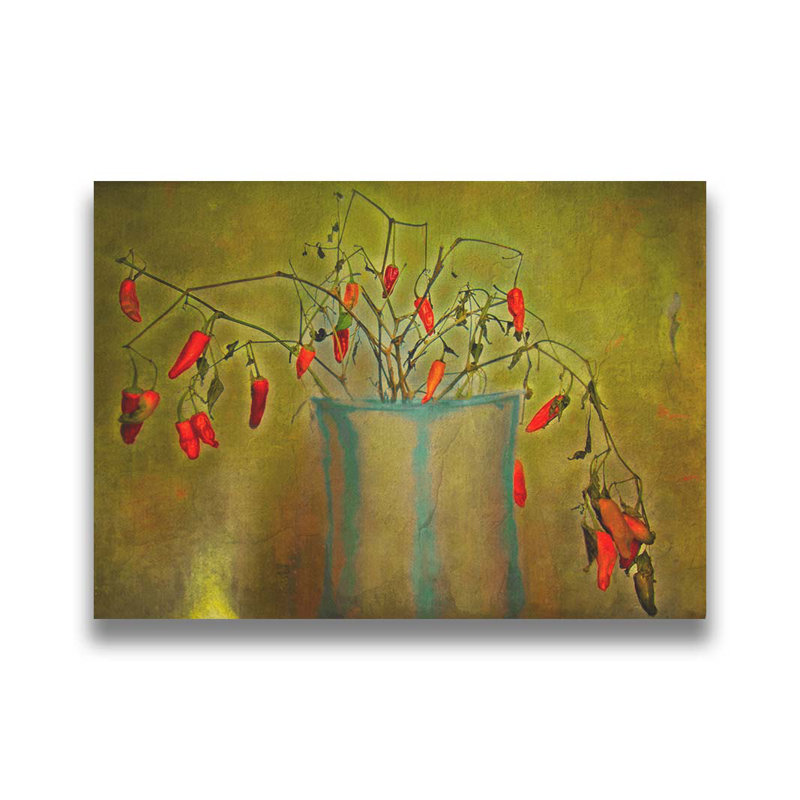 Hot Pepper Plant par Hal Halli. Estampe numérique, H 30 po x l 40 po, Toile tendue, Ne s’applique pas