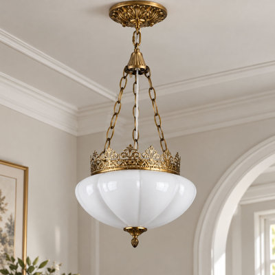 Luminaire suspendu 3 lumières rétro avec abat-jour en verre blanc opale et ornements dorés pour îlot de cuisine et salle à manger