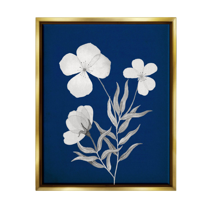 Art numérique moderne de pétales de fleurs blanches par Kourtni Gunn, H 21 po x l 17 po x P 1,7 po