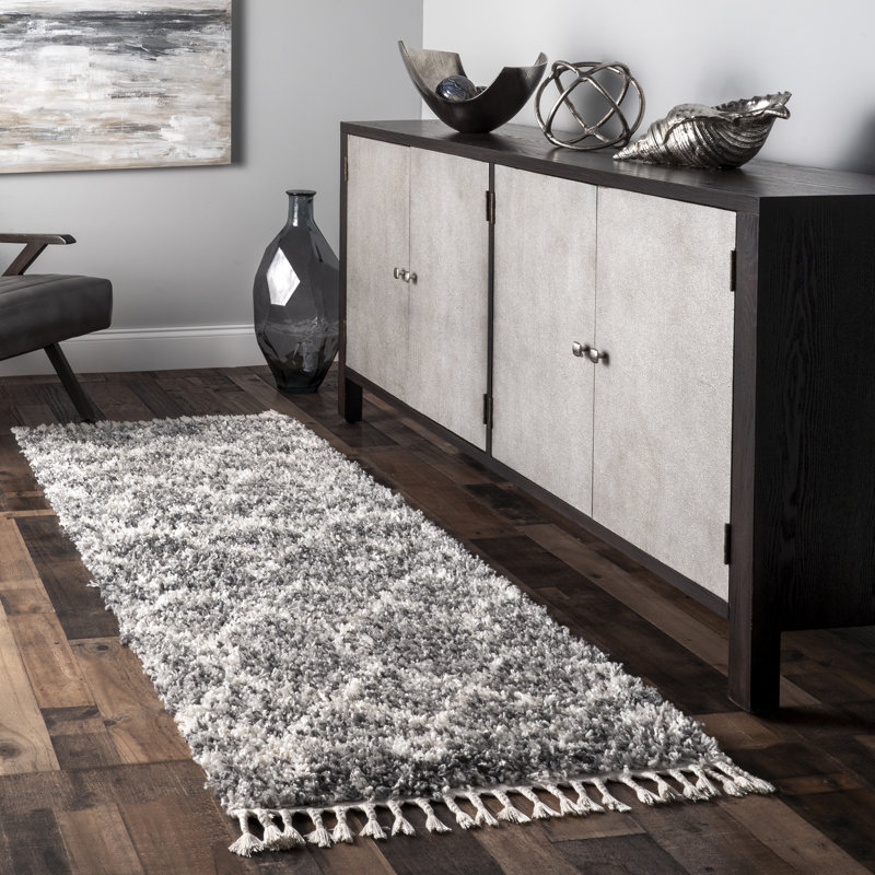 Candler Geometric Gray Area Rug, Runner 2' 6" x 6' 7"