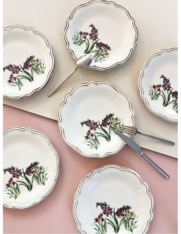 Ensemble d'assiettes à dessert