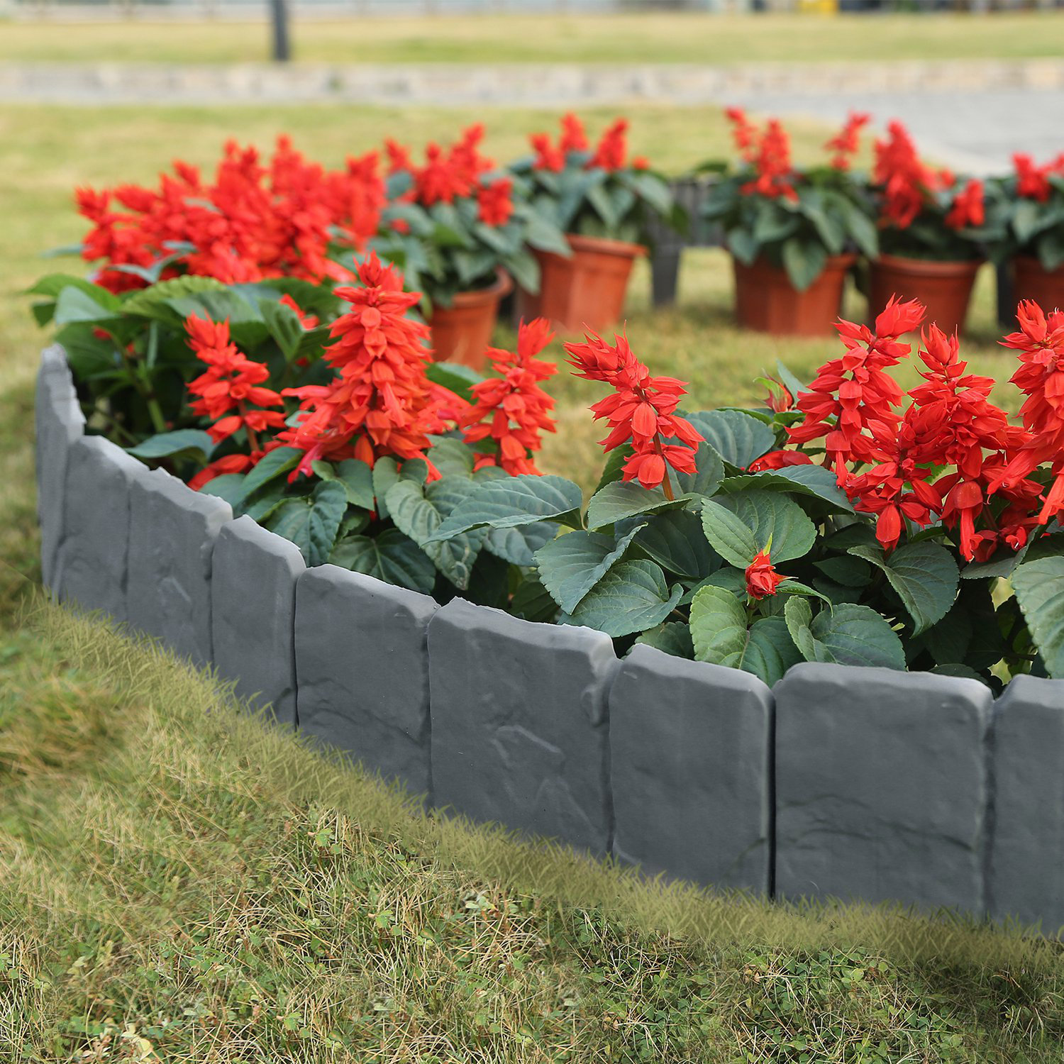Arlmont & Co. Koryne 20 PCS No Dig Plastic Lawn Edging Kit - Wayfair Canada