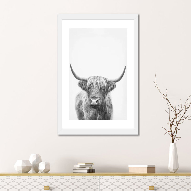 «Highland Bull II» par Sissi et Seb, reproduction de photo, Papier encadré blanc, H 24 po x l 16 po x P 1 po, Blanc