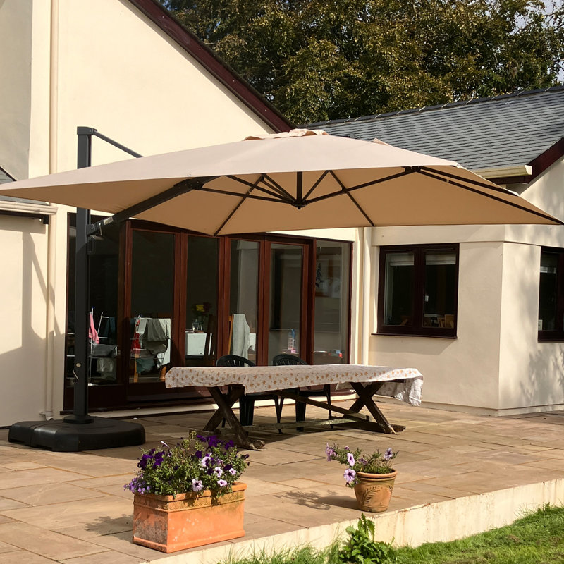 Parasol en porte-à-faux carré avec base Mcelfresh, beige, H 108 po x l 144 po x P 144 po, Kaki