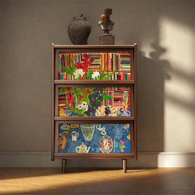 Armoire de rangement à trois portes en bois de noyer