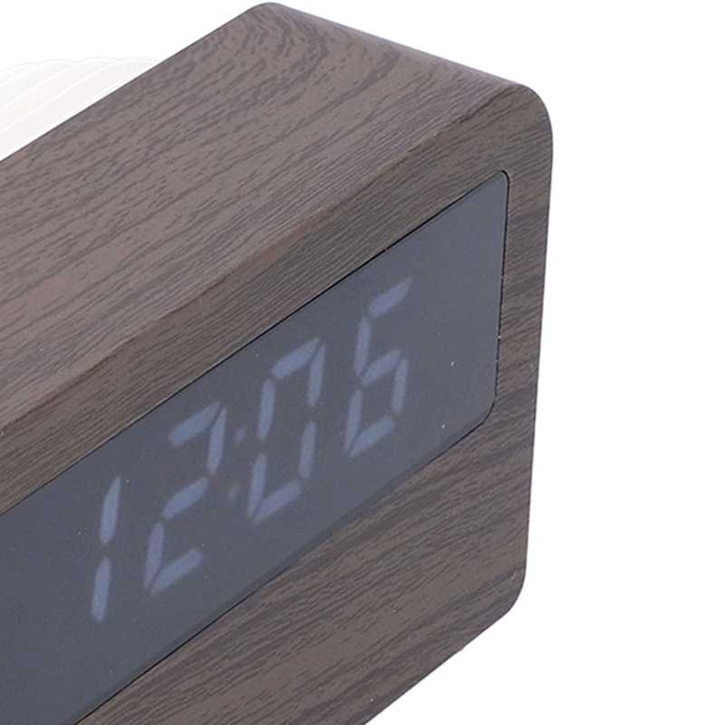 Horloge en bois multifonctionnelle avec rétroéclairage numérique, écologique et compacte, veilleuse à l'aspect bois.