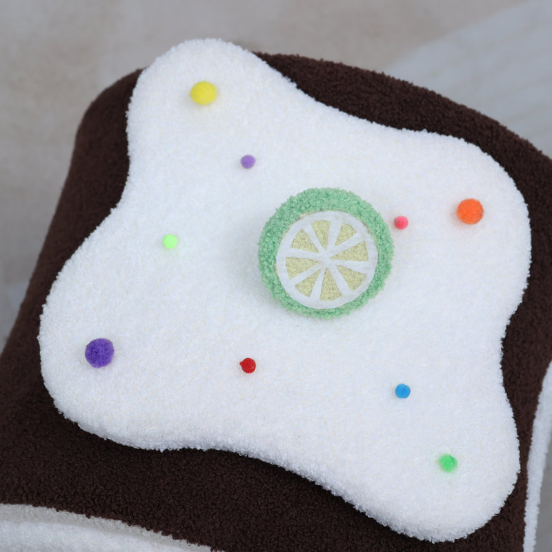 Lit à roulettes pour chat, rouleau mignon 18,5 po avec surface gratteuse douce