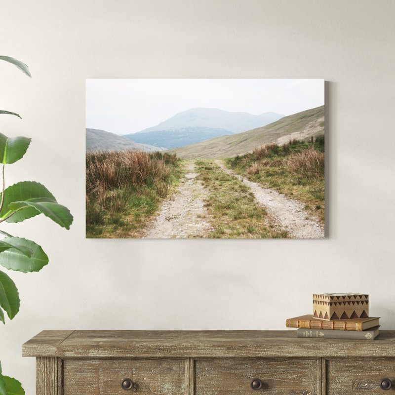 «Scottish Highlands I» par Laura Marshall - photographie sur toile tendue, H 24 po x l 36 po
