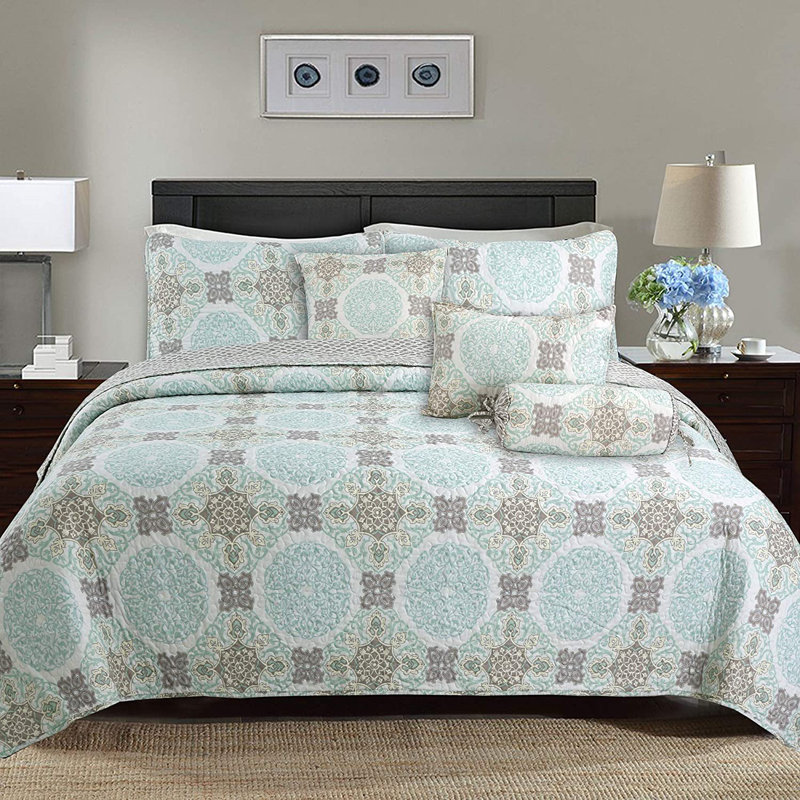 Damask Quilt, Queen Quilt + 2 Standard Shams