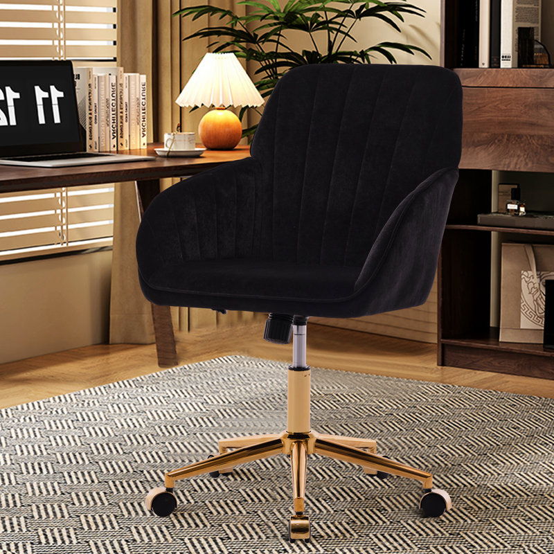 Fauteuil de bureau Ty avec velours noir ergonomique, confortable, base dorée, réglable pour une utilisation à domicile. Siège ergonomique et confortable, base