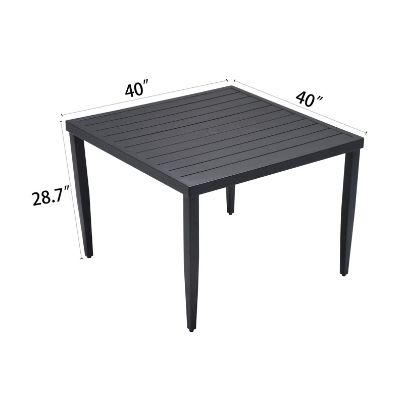 Table de salle à manger d'extérieur durable et élégante pour toutes les occasions, améliorant l'expérience du patio.