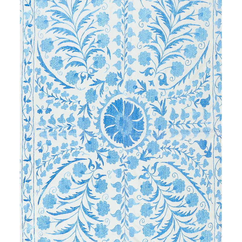 Housse de lit moderne 76 po x 95 po en crème et bleu clair. Décoration murale en soie brodée