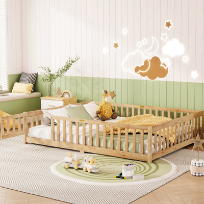 Lit au sol naturel de taille grand, aide à dormir ensemble et à dormir indépendamment, 7 lattes renforcées pour une structure de soutien solide, pièces en bois fixes, sur la plateforme