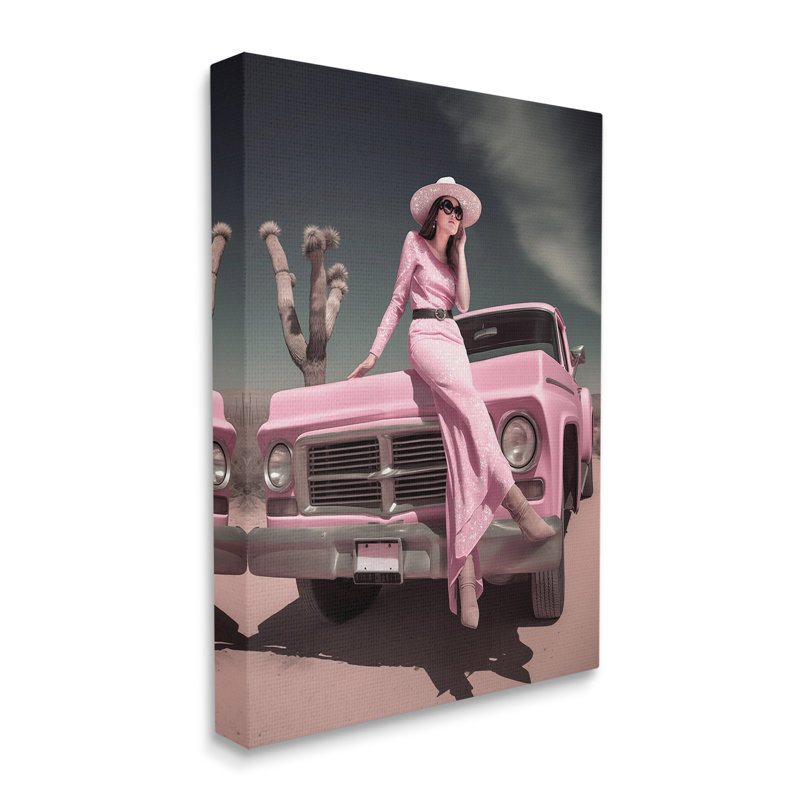 «Glam Woman In Desert», art mural sur toile par Ziwei Li, H 30 po x l 24 po