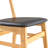 4 La chaise de salle à manger élégante et durable en bois massif, le petit dossier incurvé, le coussin en polyuréthane et la belle forme s'agencent parfaitement à n'importe quelle pièce et à un usage quotidien-621130588