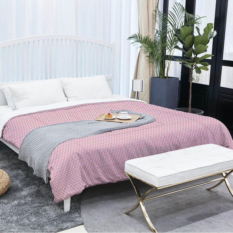 Polyester Comforter, Queen Comforter, Pink/White Geometric 1