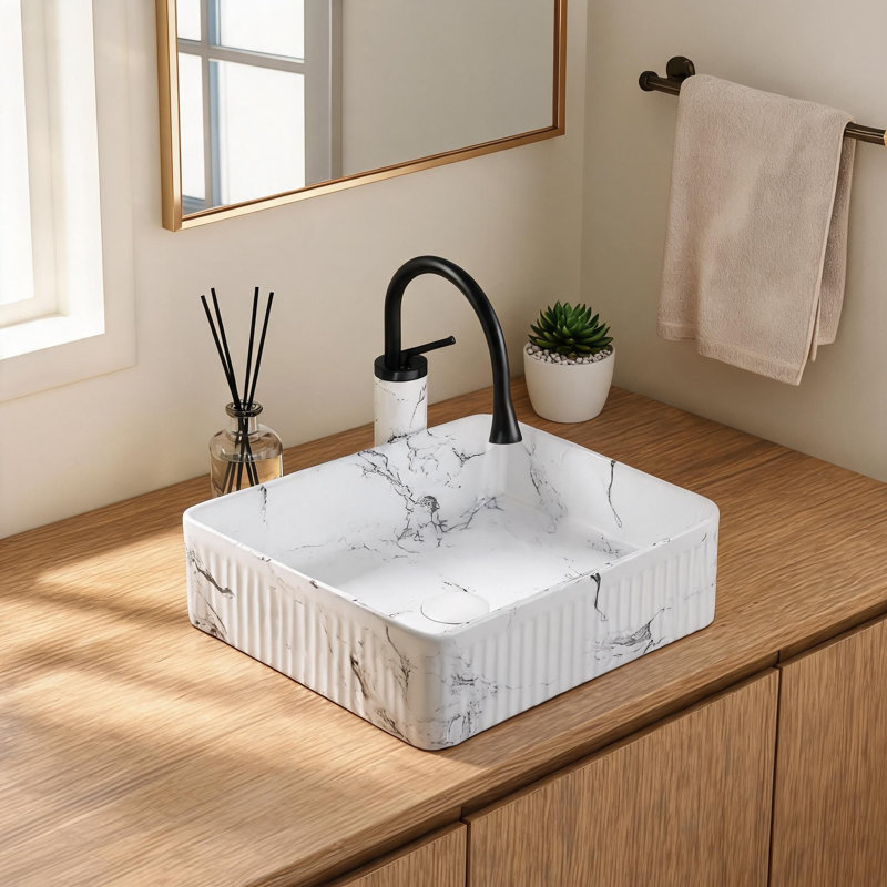 Vasque carrée en céramique effet marbre noir et blanc de 38 cm (15 pouces) avec robinet et bonde.
