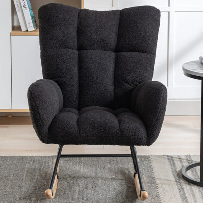 Chaise berçante avec poches latérales, fauteuil coulissant rembourré en peluche pour chambre de bébé et de salon, conception à oreilles confortable avec base en bois massif, fauteuil d'appoint blanc pour chambre ou balcon