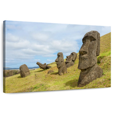 Nicci Moais In Rano Raraku