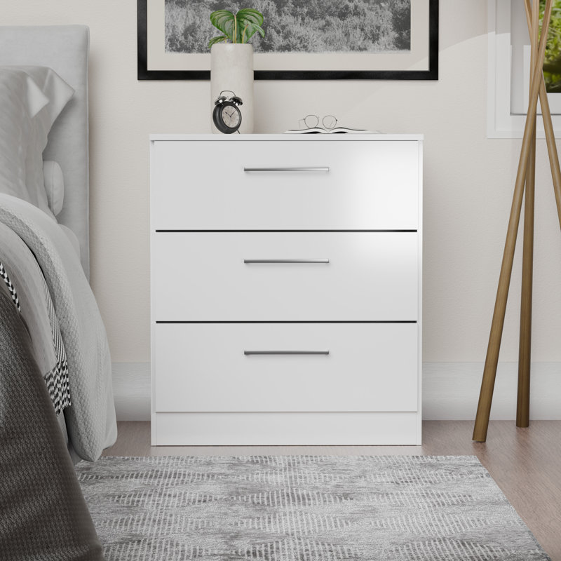 Cambridge 5-piece White Bedroom Set – Dresser, 2 Chests & 2 Nightstands