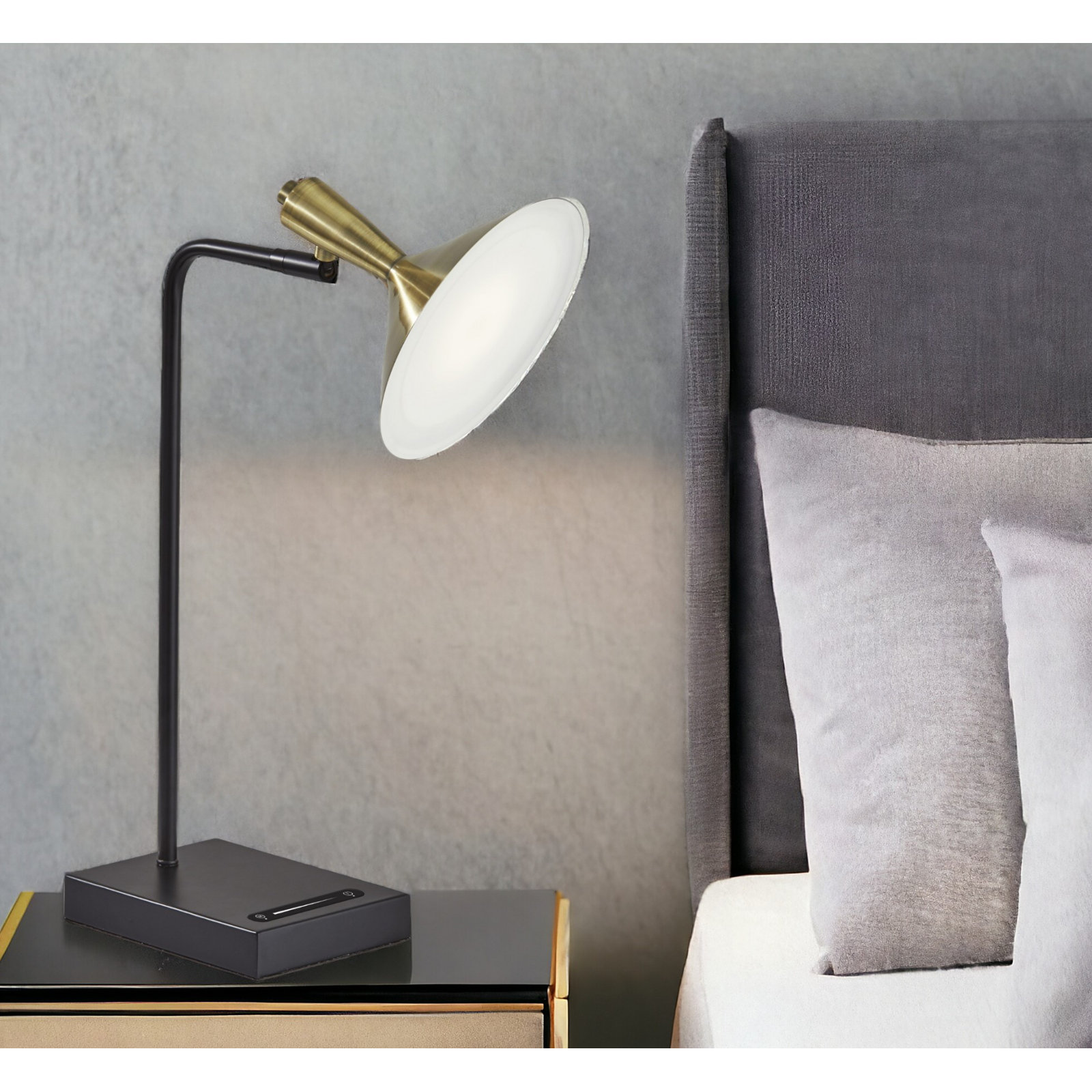 Kodi Metal USB Desk Lamp, Yes