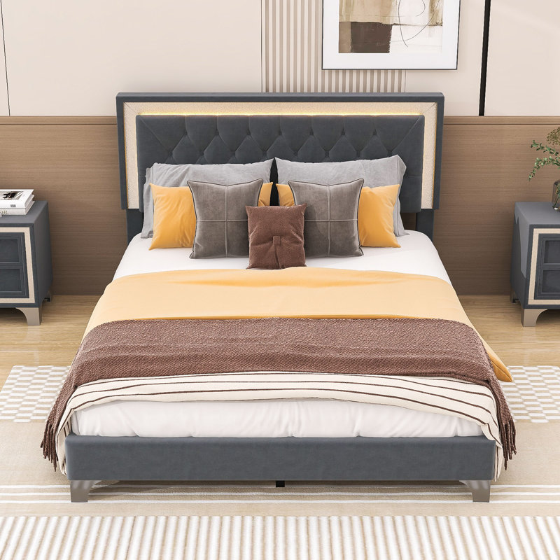 Lit en velours avec lumières DEL et tête de lit capitonnée, Grand lit, Gris