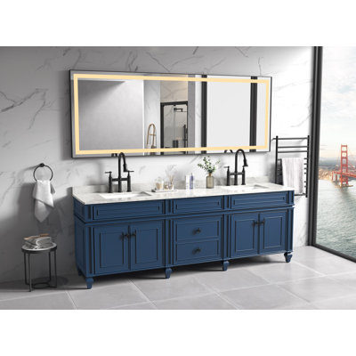 Le miroir à DEL de 96 po x 36 po est multifonctionnel et chaque fonction est contrôlée par un bouton tactile intelligent.