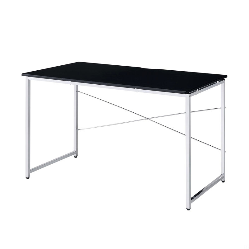 Bureau rectangulaire avec structure en métal