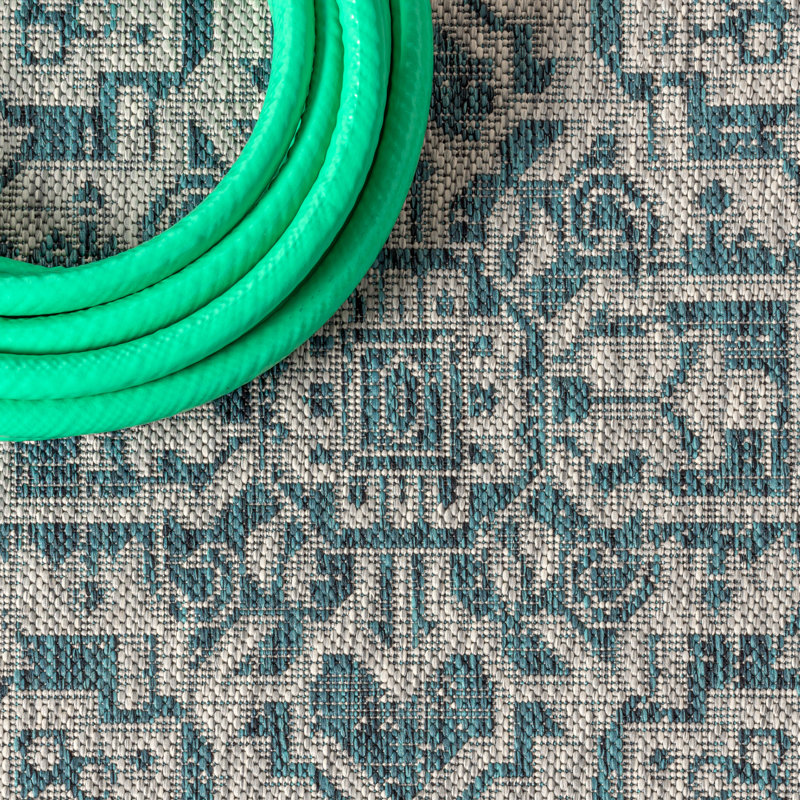 Moten Medallion Textured Weave Teal Blue/Gray Indoor/Outdoor Rug, Rectangle 7'9" x 10'