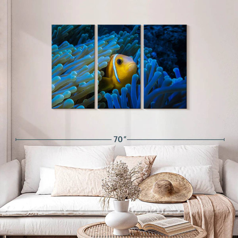 Brampt Lurking Clownfish, 28" H x 45" W
