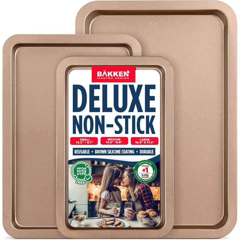 Ensemble de 3 plaques à biscuits Bakken - petites, moyennes et grandes plaques de cuisson antiadhésives, allant au four jusqu'à 450 ° F, brun, empilable et facile à nettoyer