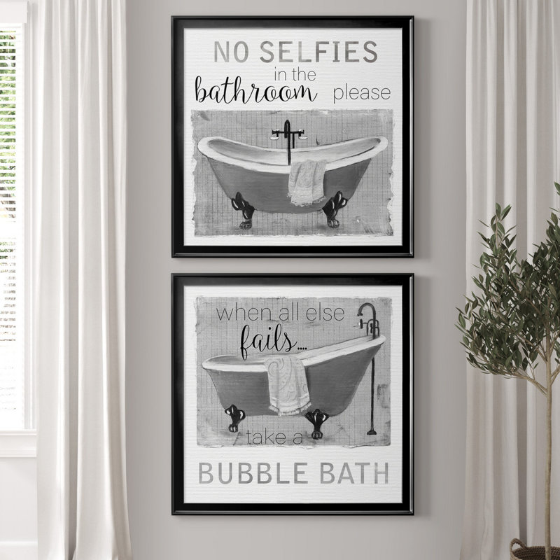 Neutral Selfies Bath - ensemble de 2 reproductions d'impressions, H 17,5 po x l 35 po x P 1,5 po, Toile avec cadre noir