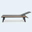 Chaise longue d'extérieur Waterloo avec table d'appoint en grain de bois attachée à 5 positions ajustables