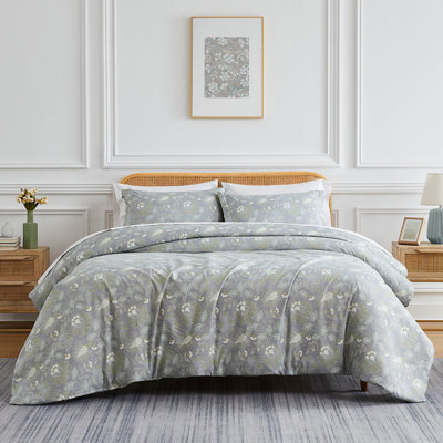 Southshore Fine Linens Infinite Blossom Oversized Reversible Comforter Set, Soft Double-Brushed Microfiber Down Alternative Bedding with Floral Design, All-Season Comforter and Pillow Shams, King / California King, Blue