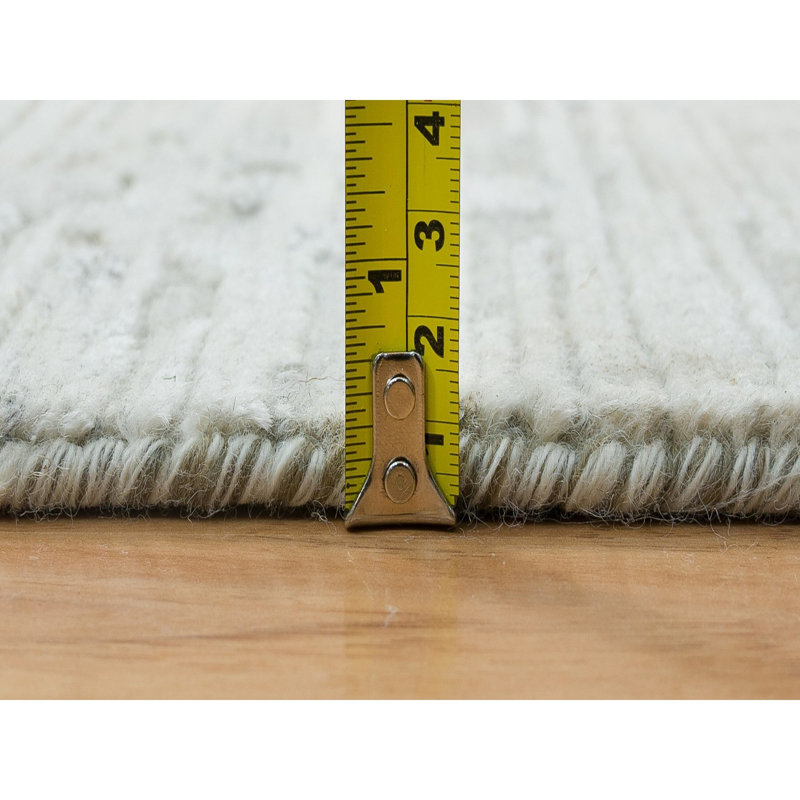 6'x9'3" Ivory and Light Grey Pure Wool Hand Knotted Oriental Rug 2C69A0C9102D450CB715BD9EDF00D422