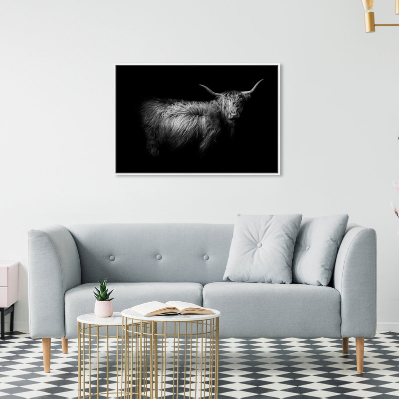«A Cow» par Oliver Gal - impression d'art graphique, Toile blanche, H 20 po x l 30 po x P 1,5 po