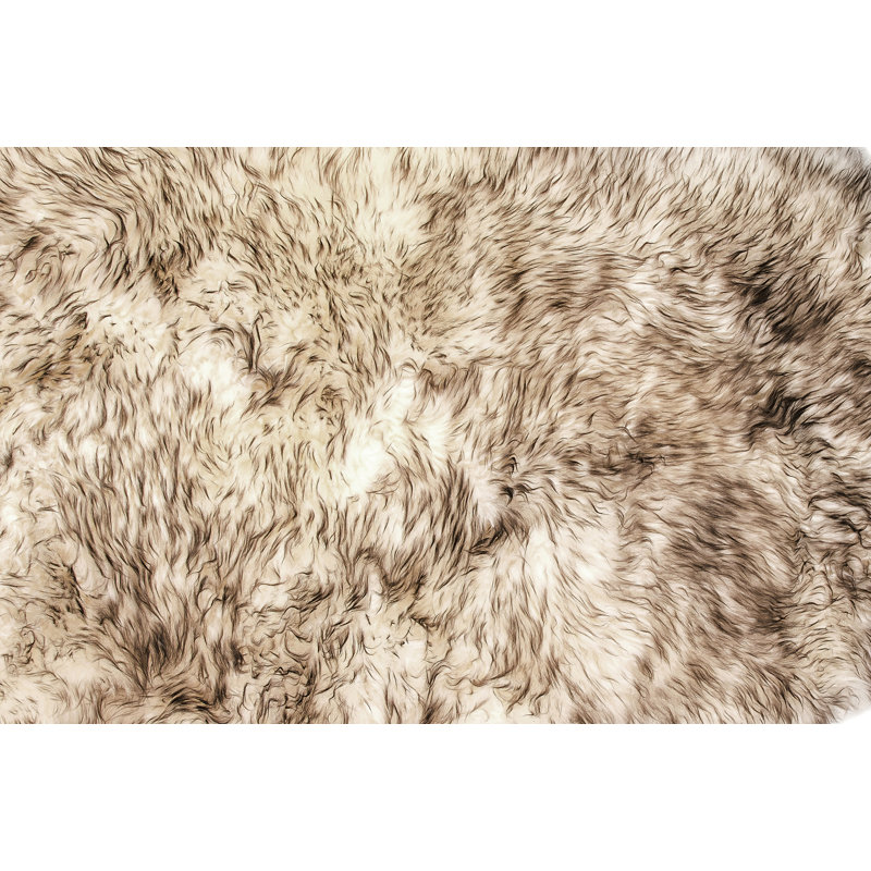 Tapis chocolat en peau de mouton Cyanne, 3 pi x 5 pi
