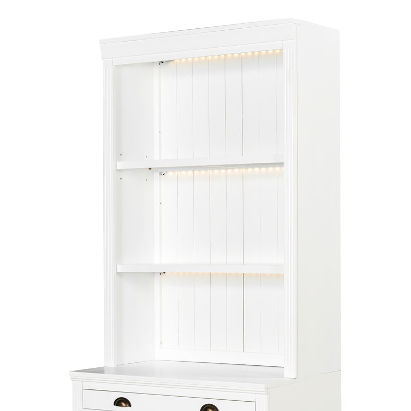 Bibliothèque blanche rectangulaire moderne de 83,4 po de hauteur avec 3 lumières à DEL, tablettes ouvertes, 1 tiroir et 2 portes coulissantes, idéale pour le rangement à la maison