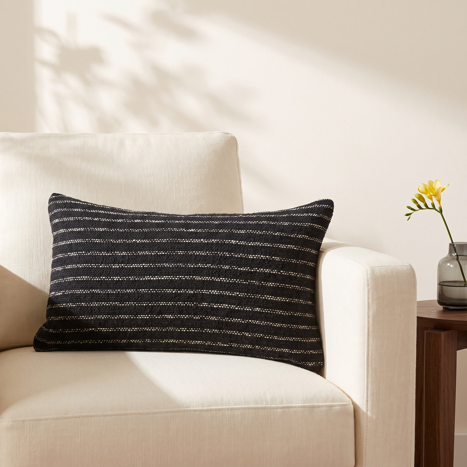 Lanie 20" x 12" Cotton Pillow Cover, Black