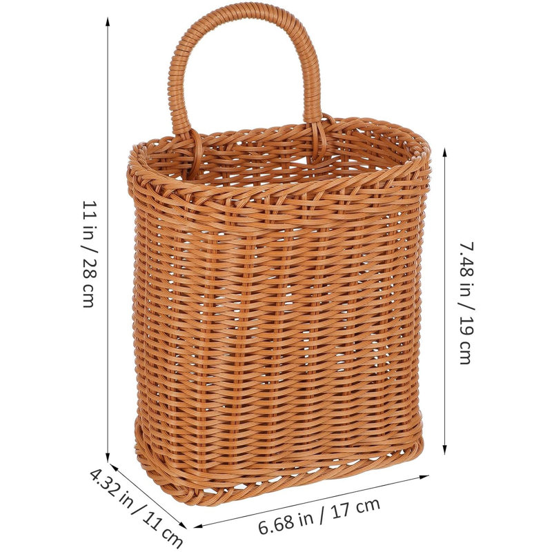 Panier suspendu tissé avec ustensiles de cuisine