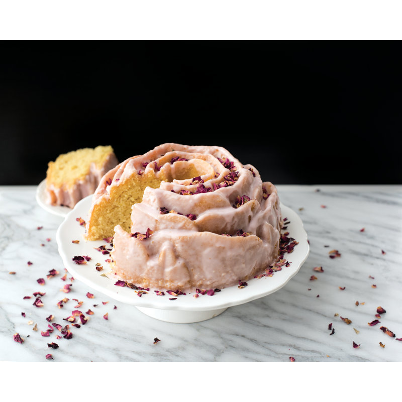 Nordic Ware Non-Stick Round Rose Pan