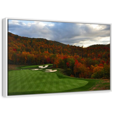 Parcours de golf d'automne