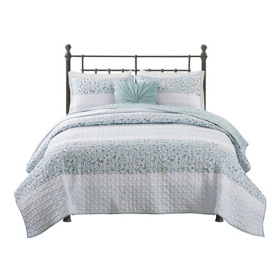 King/ King Seersucker Quilt And Throw Pillow - Shabby Look Botanical Pattern Filling Blue Yellow White Machine Cleanable 4 Piece For With Chic Design Floral Print Bed