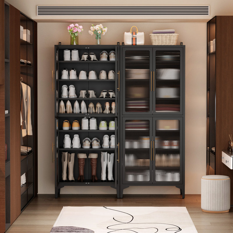 Armoire à chaussures en acier avec 4 portes et 8 tablettes réglables, organisateur de rangement grande capacité avec crochets - H 65 po x l 27,6 po x P 13,8 po, noir / blanc