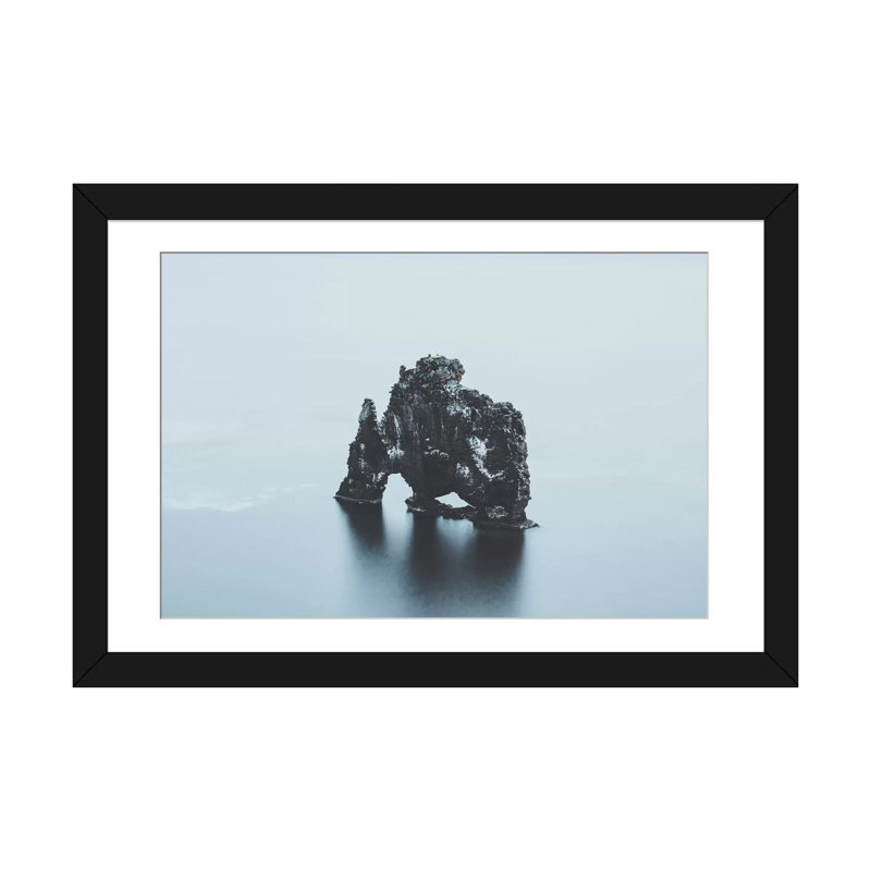 Impression sur toile tendue, "Hvitsert", Islande I par Luke Anthony Gram, Papier d'art encadré noir, Blanc